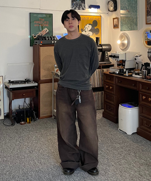 JUAN HOMME(ジュアンオム)の「リファインドワイドデニムパンツ(リブドブラウン)(デニムパンツ・メンズ・その他・SMALL/MEDIUM/LARGE)」の5枚目の写真