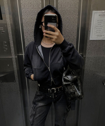 ALYSS（アリス）の「Plain Pigment Sweat Crop Hoodie [Washed Black]（パーカー）」