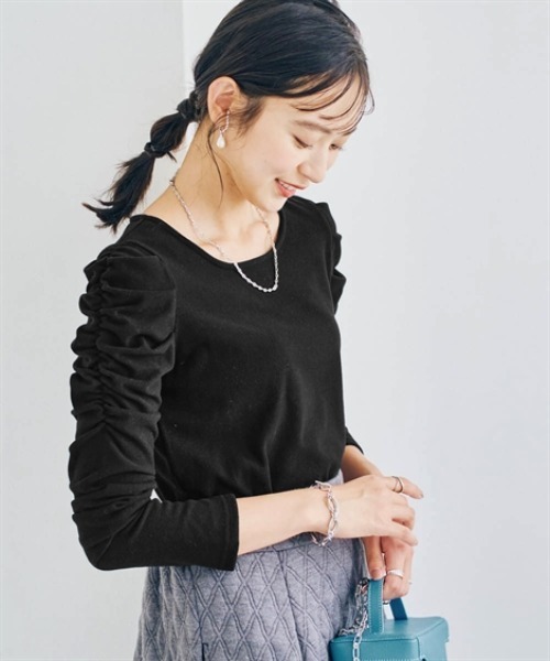 nissen(ニッセン)の「ショルダーギャザートップス(Tシャツ/カットソー・レディース・ブラック×ホワイト/ブラック/グレイッシュベージュ/オフホワイト・M/LL/S/L)」の1枚目の写真