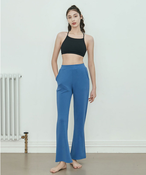 DEVIWEAR(デヴィウェア)の「セミブーツカットのゴムウエストパンツ DEVI-B0070-ブルー(スウェットパンツ・レディース・ブルー・MEDIUM/SMALL)」の2枚目の写真
