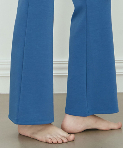 DEVIWEAR(デヴィウェア)の「セミブーツカットのゴムウエストパンツ DEVI-B0070-ブルー(スウェットパンツ・レディース・ブルー・MEDIUM/SMALL)」の5枚目の写真
