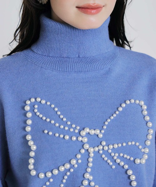 PICCIN PERLA(ピッチンペルラ)の「リボンパールタートルネックセーター(ニット/セーター・レディース・オフホワイト/ブラック/サックスブルー・M)」の11枚目の写真