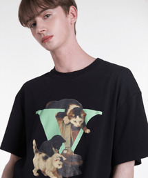 VERSE ONE（バースワン）の「CATS LOGO T-SHIRTS #1 BLACK（Tシャツ/カットソー）」