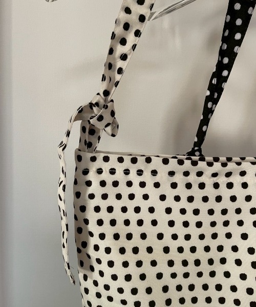 AMAIL(アマイル)の「Dot Tote Bag(トートバッグ・レディース・アイボリー/ブラック・FREE)」の8枚目の写真