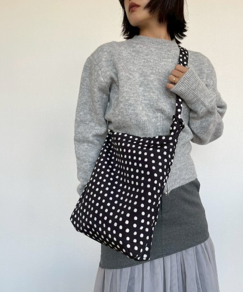 AMAIL(アマイル)の「Dot Tote Bag(トートバッグ・レディース・アイボリー/ブラック・FREE)」の4枚目の写真