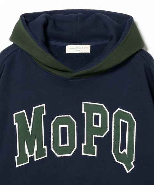 PEACE & QUIET(ピースアンドクワイエット)の「Museum of Peace & Quiet / UNIVERSITY PANEL HOODIE(スウェット・メンズ・ネイビー・M/L/XL)」の3枚目の写真