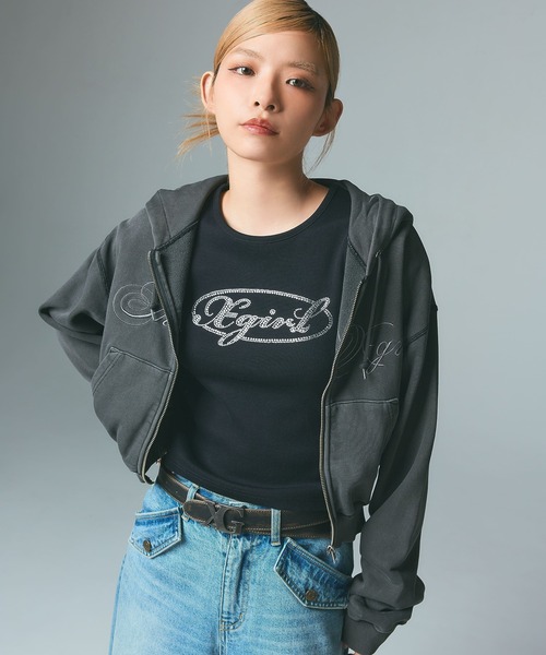 X-girl(エックスガール)の「RHINESTONE OVAL CURSIVE LOGO S/S BABY TEE(Tシャツ/カットソー・レディース・ホワイト/ブラック/オリーブ・S/M)」の8枚目の写真
