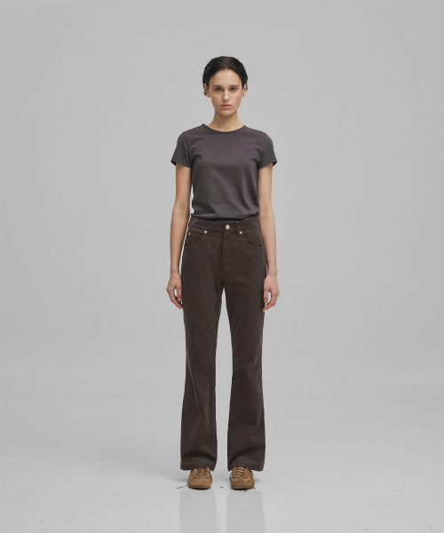ANOTHER OFFICE WOMEN(アナザー オフィス ウーマン)の「w. Light Corduroy Bootcut Pants (Charcoal Brown)(その他パンツ・レディース・その他・36/34)」の1枚目の写真