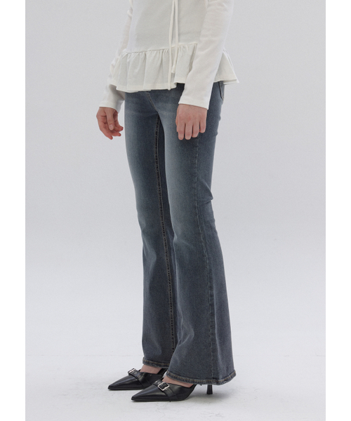 BUTTON UP（ボタンアップ）の「バックポケットポイントウォッシュドブーツカットデニム（デニムパンツ・レディース・その他・SMALL/MEDIUM/LARGE）」の3枚目の写真