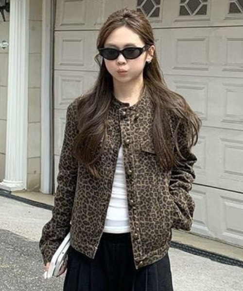 ViViDAY(ビビデー)の「レオパード柄デニムジャケット(デニムジャケット・レディース・ダークブラウン・M)」の22枚目の写真