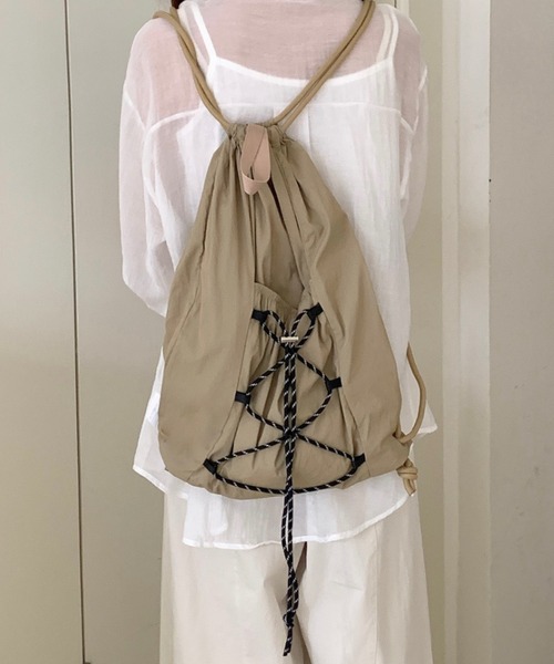 SHEPP(シープ)の「【A4収納可能】ナイロン ドローコード ナップサック(バックパック/リュック・レディース・グレー/アイボリー/カーキ/ブラック/ベージュ・F)」の1枚目の写真