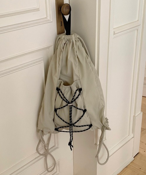 SHEPP(シープ)の「【A4収納可能】ナイロン ドローコード ナップサック(バックパック/リュック・レディース・グレー/アイボリー/カーキ/ブラック/ベージュ・F)」の10枚目の写真