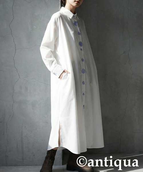 antiqua(アンティカ)の「デザインボタン シャツワンピース(シャツワンピース・レディース・ブラック/ホワイト・ONESIZE)」の1枚目の写真