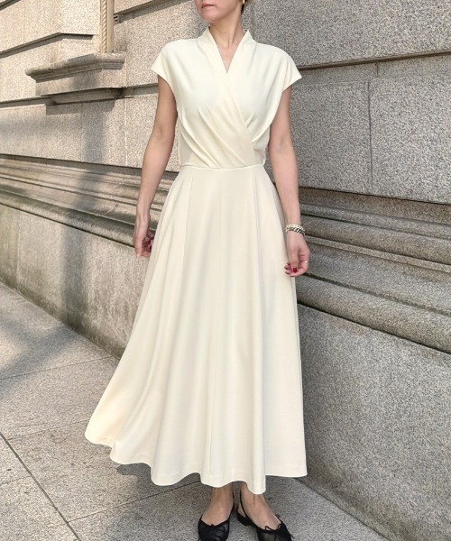 JENNE(ジェンヌ)の「タックカットソーワンピース(ワンピース・レディース・ブラック/アイボリー・SMALL/MEDIUM/LARGE)」の1枚目の写真
