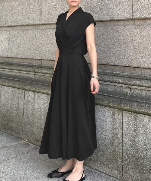 JENNE(ジェンヌ)の「タックカットソーワンピース(ワンピース・レディース・ブラック/アイボリー・SMALL/MEDIUM/LARGE)」の5枚目の写真