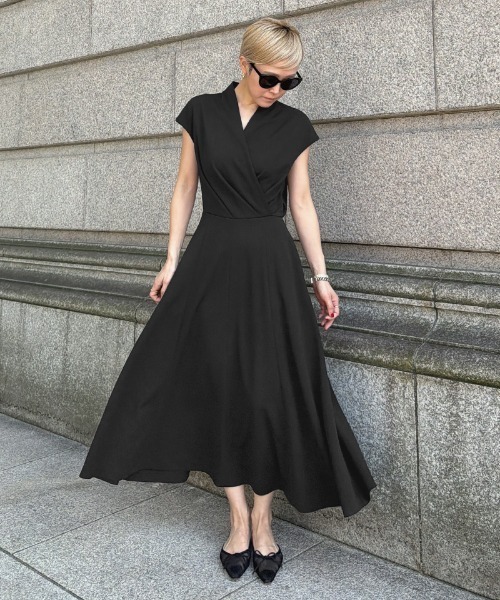 JENNE(ジェンヌ)の「タックカットソーワンピース(ワンピース・レディース・ブラック/アイボリー・SMALL/MEDIUM/LARGE)」の6枚目の写真