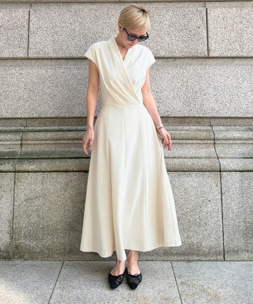 JENNE(ジェンヌ)の「タックカットソーワンピース(ワンピース・レディース・ブラック/アイボリー・SMALL/MEDIUM/LARGE)」の13枚目の写真