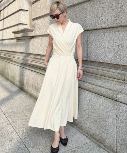 JENNE(ジェンヌ)の「タックカットソーワンピース(ワンピース・レディース・ブラック/アイボリー・SMALL/MEDIUM/LARGE)」の21枚目の写真
