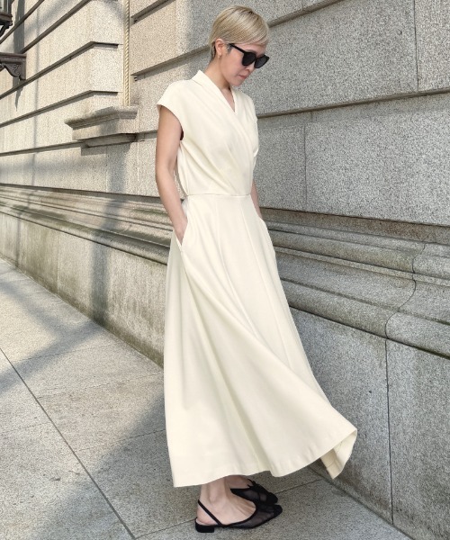 JENNE(ジェンヌ)の「タックカットソーワンピース(ワンピース・レディース・ブラック/アイボリー・SMALL/MEDIUM/LARGE)」の22枚目の写真
