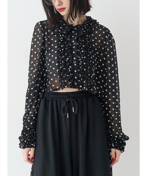 jouetie（ジュエティ）の「シアーフリルショートブラウス ドット柄（シャツ/ブラウス・レディース・オフホワイト/ブラック・MEDIUM）」の2枚目の写真