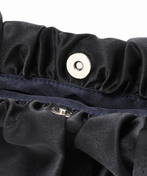 U by SPICK&SPAN（ユーバイスピックアンドスパン）の「【VENGDI / ベンディ】サテントート（ショルダーバッグ・レディース・ブラック/ブルー・FREE）」の11枚目の写真