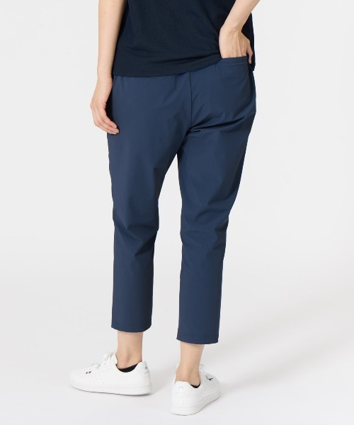 le coq sportif(ルコックスポルティフ)の「エアスタイリッシュパンツCOOL 7分丈(はっ水/接触冷感)(その他パンツ・レディース・ブラック/ネイビー/ブルー/ベージュ・L/M/S/XL)」の13枚目の写真
