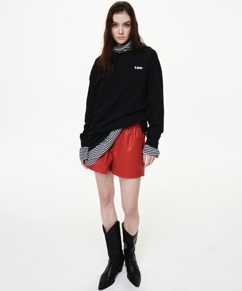 B QUIET(ビークワイエット)の「OVERSIZED LONG SLEEVE TSHIRTS_BLACK(Tシャツ/カットソー・レディース・その他・ONE SIZE)」の3枚目の写真