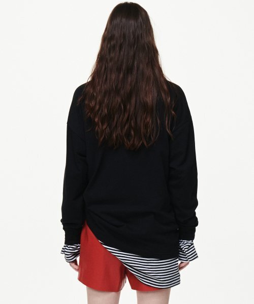 B QUIET(ビークワイエット)の「OVERSIZED LONG SLEEVE TSHIRTS_BLACK(Tシャツ/カットソー・レディース・その他・ONE SIZE)」の4枚目の写真