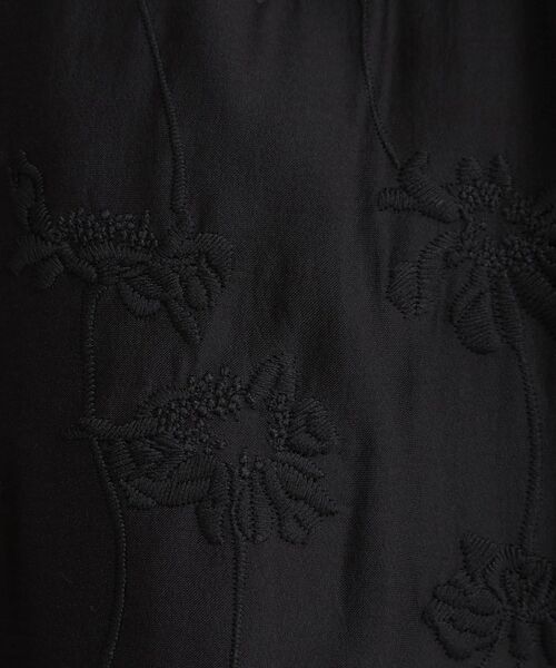 LAURA ASHLEY(ローラアシュレイ)の「【セットアップ可】ランズウィック柄 刺繍フレアスカート(スカート・レディース・サックスブルー系/ブラック系・38/40)」の15枚目の写真