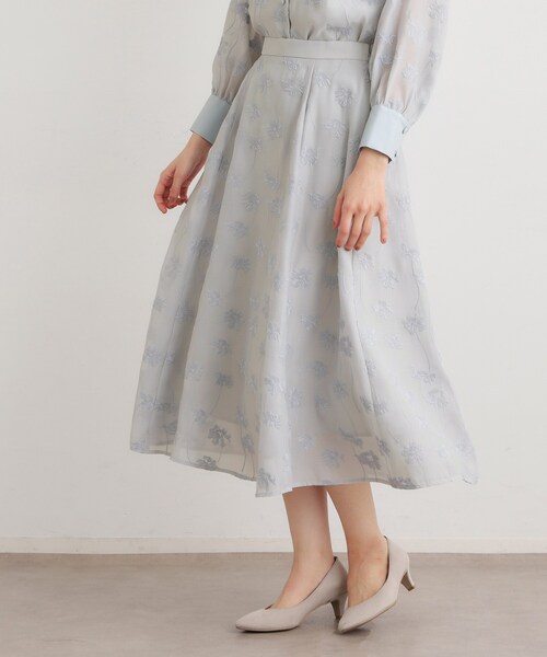 LAURA ASHLEY(ローラアシュレイ)の「【セットアップ可】ランズウィック柄 刺繍フレアスカート(スカート・レディース・サックスブルー系/ブラック系・38/40)」の14枚目の写真