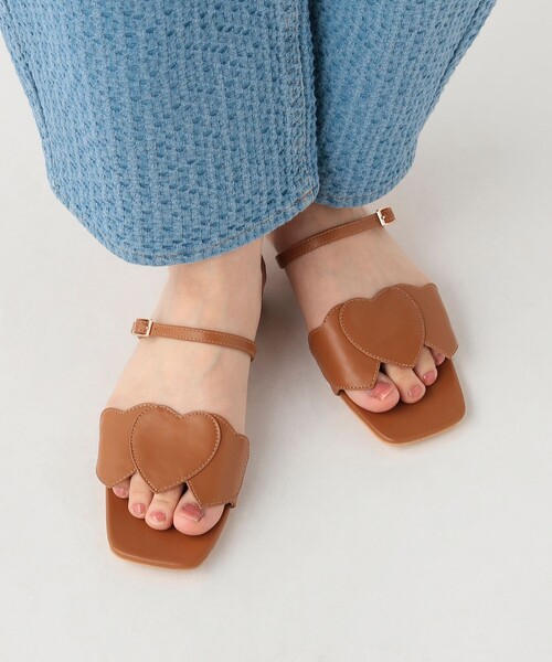 BEAMS HEART（ビームスハート）の「ハート モチーフ サンダル（サンダル・レディース・ブラック/ブラウン系その他3・LARGE/MEDIUM/SMALL）」の2枚目の写真