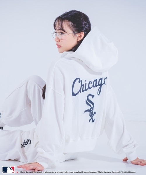repipi armario(レピピ アルマリオ)の「【MLB】ZIPアップフーディ(パーカー・キッズ・アイボリー/ブラック/グレー・MEDIUM/LARGE)」の1枚目の写真