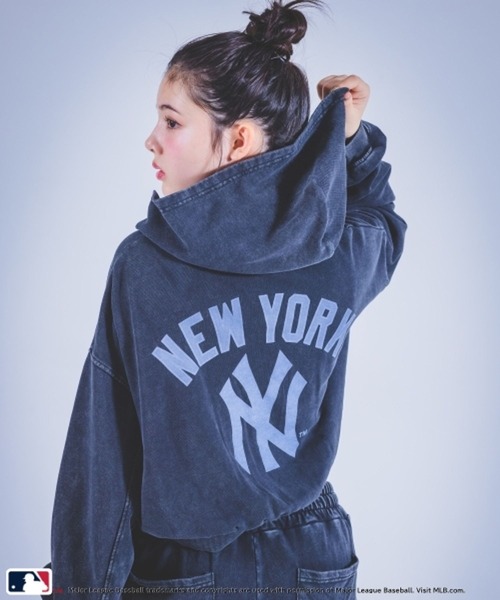 repipi armario(レピピ アルマリオ)の「【MLB】ZIPアップフーディ(パーカー・キッズ・アイボリー/ブラック/グレー・MEDIUM/LARGE)」の2枚目の写真