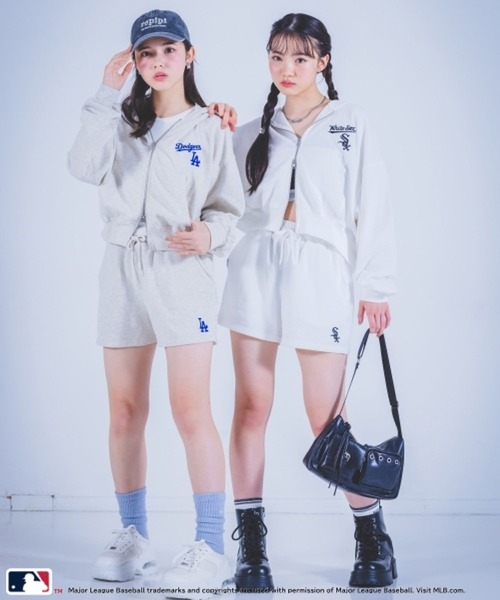 repipi armario(レピピ アルマリオ)の「【MLB】ZIPアップフーディ(パーカー・キッズ・アイボリー/ブラック/グレー・MEDIUM/LARGE)」の4枚目の写真