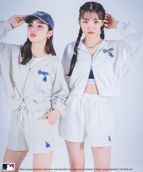 repipi armario(レピピ アルマリオ)の「【MLB】ZIPアップフーディ(パーカー・キッズ・アイボリー/ブラック/グレー・MEDIUM/LARGE)」の6枚目の写真