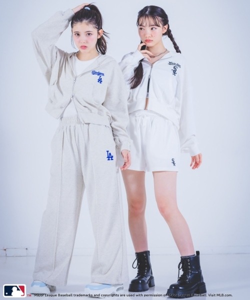 repipi armario(レピピ アルマリオ)の「【MLB】ZIPアップフーディ(パーカー・キッズ・アイボリー/ブラック/グレー・MEDIUM/LARGE)」の9枚目の写真