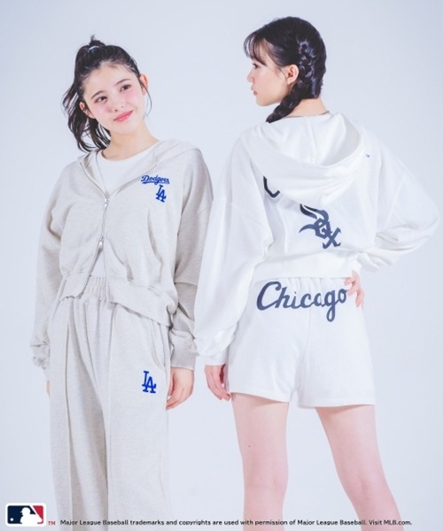 repipi armario(レピピ アルマリオ)の「【MLB】ZIPアップフーディ(パーカー・キッズ・アイボリー/ブラック/グレー・MEDIUM/LARGE)」の11枚目の写真