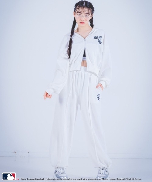 repipi armario(レピピ アルマリオ)の「【MLB】ZIPアップフーディ(パーカー・キッズ・アイボリー/ブラック/グレー・MEDIUM/LARGE)」の18枚目の写真