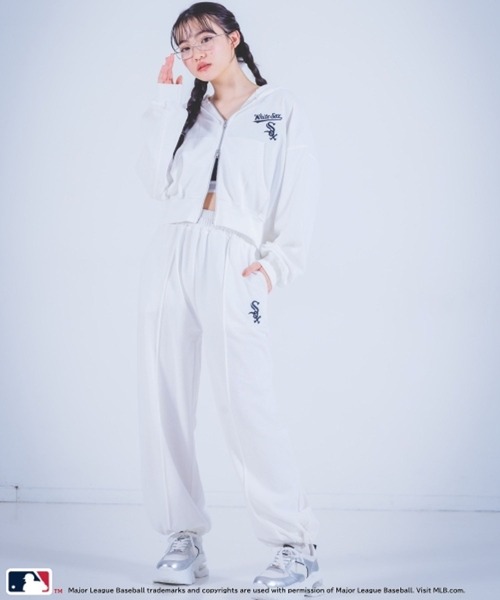 repipi armario(レピピ アルマリオ)の「【MLB】ZIPアップフーディ(パーカー・キッズ・アイボリー/ブラック/グレー・MEDIUM/LARGE)」の19枚目の写真