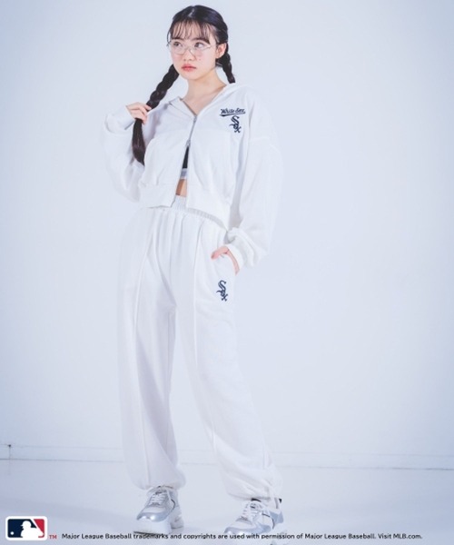 repipi armario(レピピ アルマリオ)の「【MLB】ZIPアップフーディ(パーカー・キッズ・アイボリー/ブラック/グレー・MEDIUM/LARGE)」の20枚目の写真