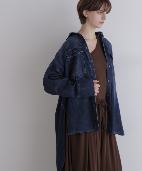 LE PHIL（ルフィル）の「◆ウォッシュドデニムシャツA（シャツ/ブラウス・レディース・ブルー/ネイビー・F）」の2枚目の写真