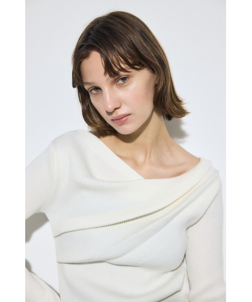 AZUL by moussy(アズールバイマウジー)の「ドレープ長袖ニットトップス(ニット/セーター・レディース・アイボリー/ブラック/シルバー/ライトパープル・FREE)」の7枚目の写真