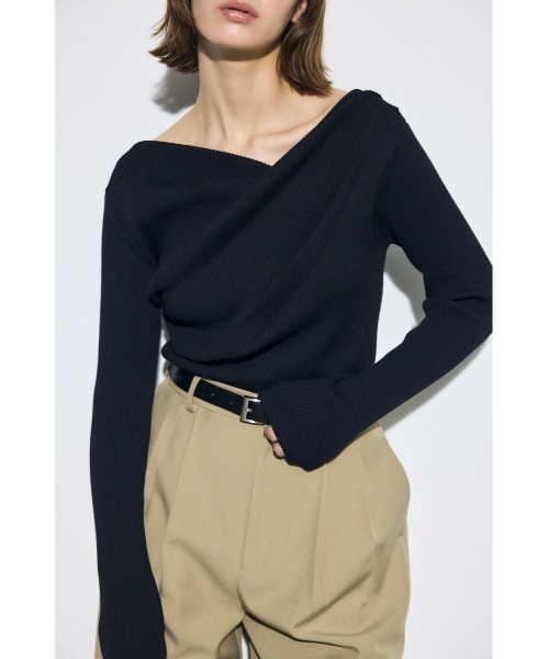 AZUL by moussy(アズールバイマウジー)の「ドレープ長袖ニットトップス(ニット/セーター・レディース・アイボリー/ブラック/シルバー/ライトパープル・FREE)」の9枚目の写真