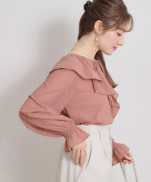 couture brooch（クチュールブローチ）の「【着映え・洗える】ラメカットドビーフリルブラウス（シャツ/ブラウス・レディース・ピンク系/ブルー/オフホワイト・42/40/38/36）」の20枚目の写真