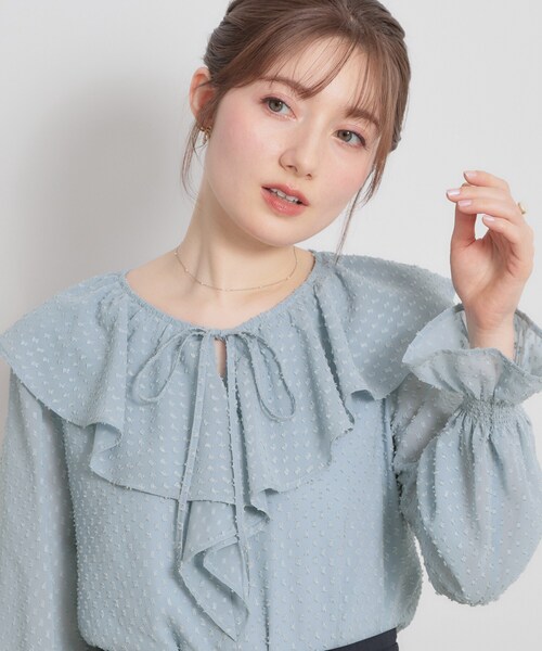 couture brooch(クチュールブローチ)の「【着映え・洗える】ラメカットドビーフリルブラウス(シャツ/ブラウス・レディース・ピンク系/ブルー/オフホワイト・42/40/38/36)」の21枚目の写真