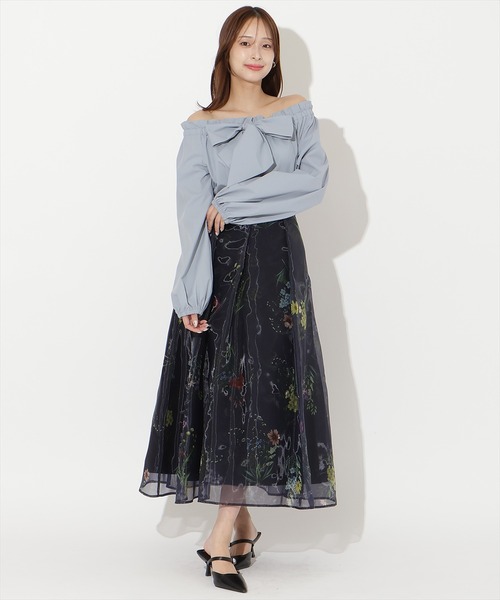 AND COUTURE(アンドクチュール)の「フラワーオーガンジーフレアスカート(スカート・レディース・クリーム/ネイビー/ミント・FREE)」の3枚目の写真