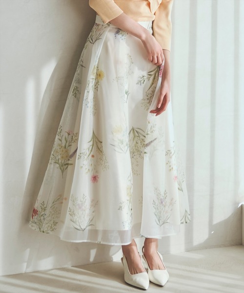 AND COUTURE(アンドクチュール)の「フラワーオーガンジーフレアスカート(スカート・レディース・クリーム/ネイビー/ミント・FREE)」の8枚目の写真