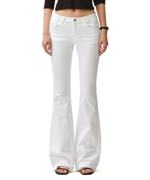 DECET WOMEN（デケット ウーマン）の「(コットン)SignatureスリムローライズフレアジーンズDCWPT006WHITE（その他パンツ・レディース・その他・X-SMALL/SMALL/MEDIUM/LARGE）」の2枚目の写真