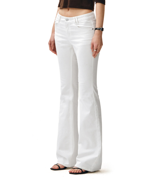 DECET WOMEN（デケット ウーマン）の「(コットン)SignatureスリムローライズフレアジーンズDCWPT006WHITE（その他パンツ・レディース・その他・X-SMALL/SMALL/MEDIUM/LARGE）」の3枚目の写真