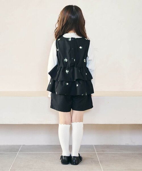 apres les cours（アプレレクール）の「フラワー刺繍ティアードベスト（その他トップス・キッズ・アイボリー/ブラック・140/130/120/110/100/90）」の8枚目の写真
